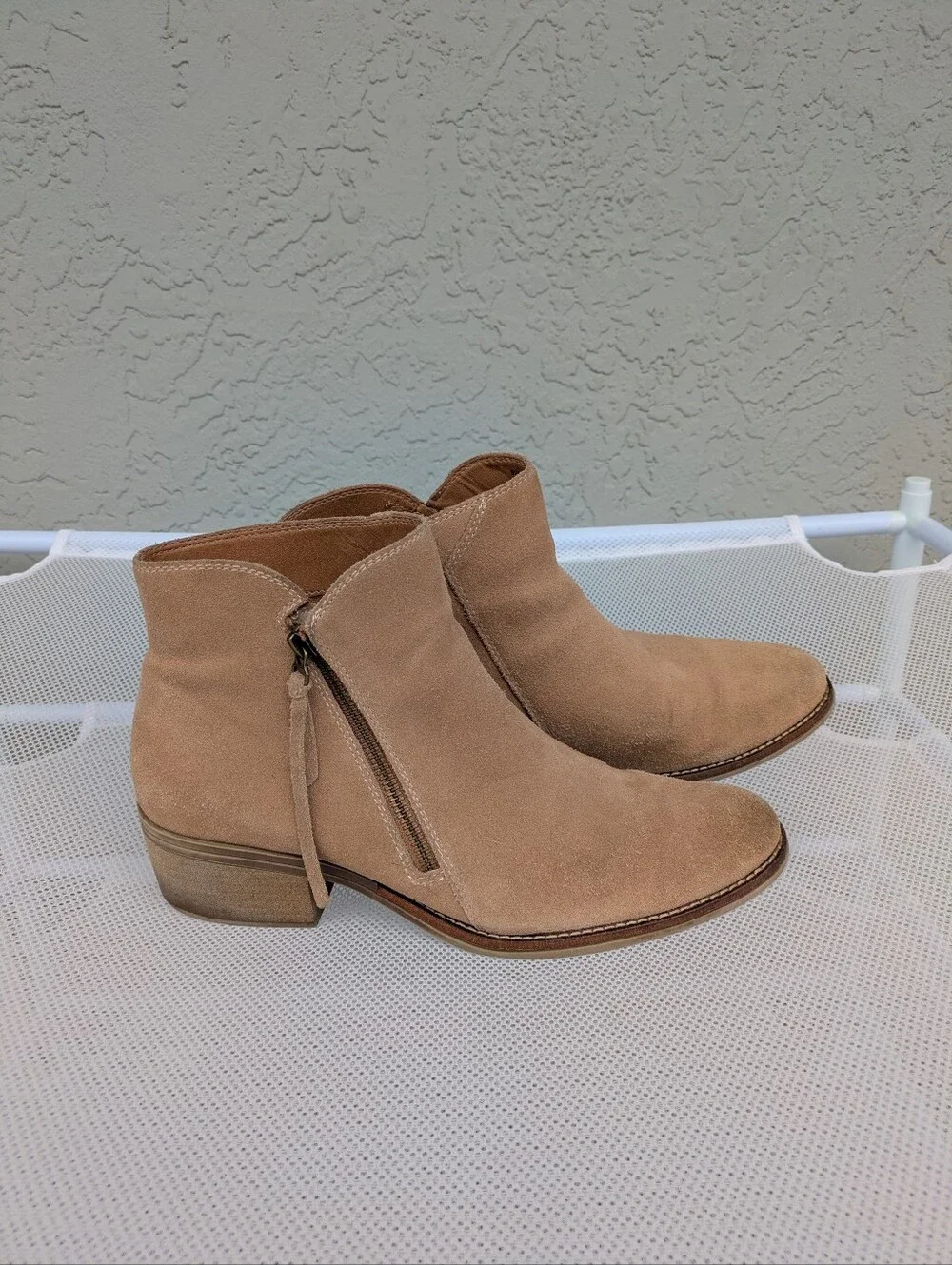 White Mountain Altos Leather Block Heel Ankle Boot In Beachwood Suede